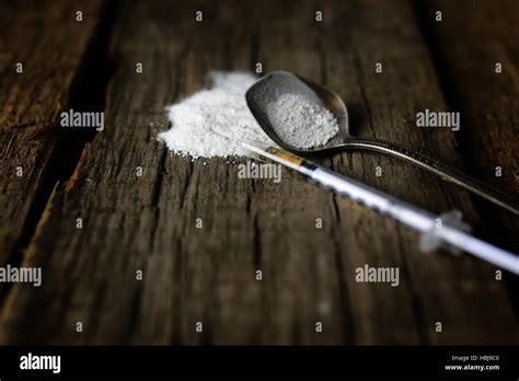 what is a cocaine spoon.